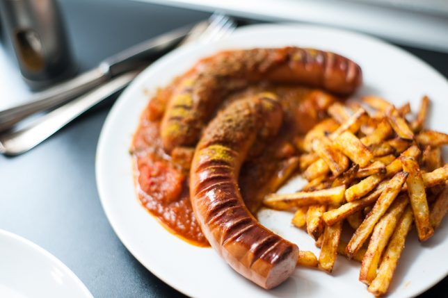 Currywurst mit Pommes3